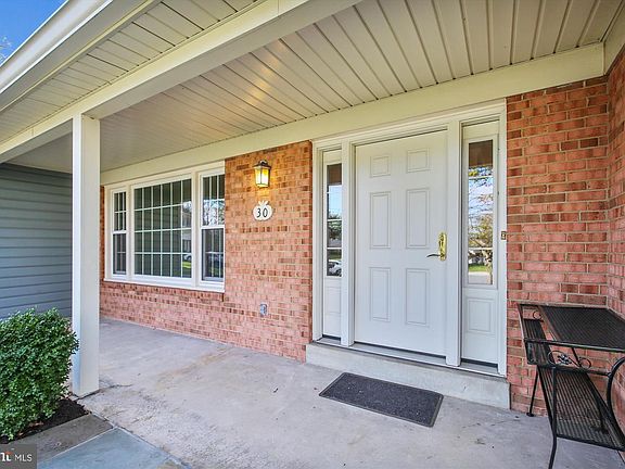 5th image of 30 Orchard Way S