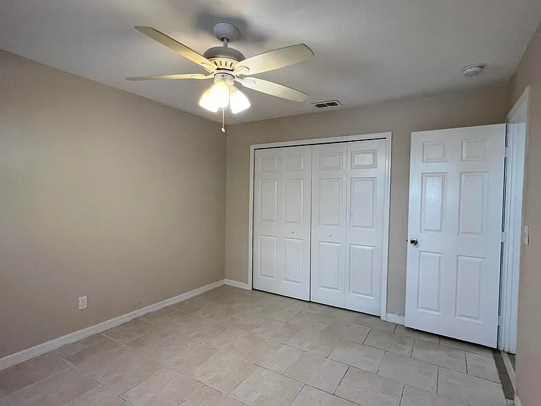 220 Columbia Dr #16 — Photo 8