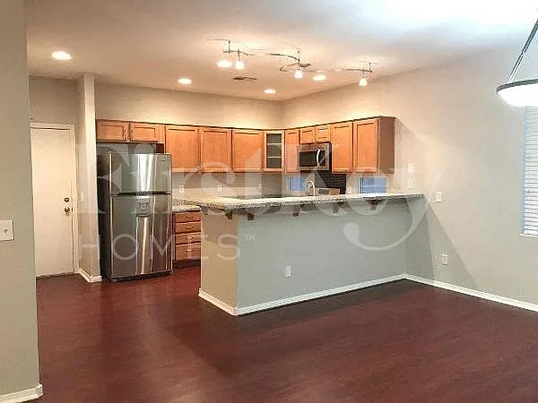 10828 Avenzano St — Photo 4