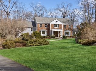 121 Boulderwood Dr, Bernardsville, NJ 07924