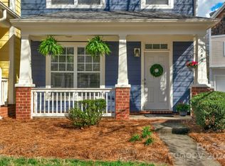 240 Hurston Cir, Charlotte, NC 28208