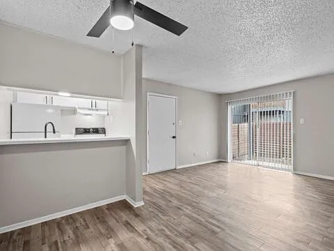 Kings Landing Apartments — Photo 36