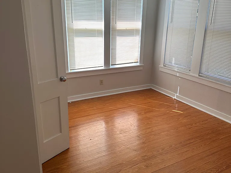 225 Hamilton St — Photo 16