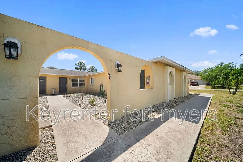 2 bed, 1.0 bath, 852 sqft, $1,150 — Photo 3