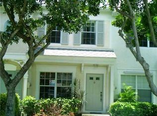 16626 Hemingway Dr, Weston, FL 33326