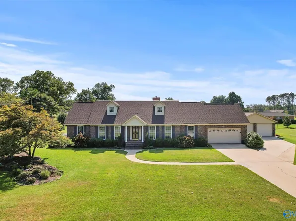 1005 Debbie St, Boaz, AL 35956