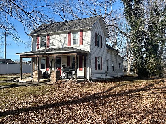 3rd image of 105 SW Main St