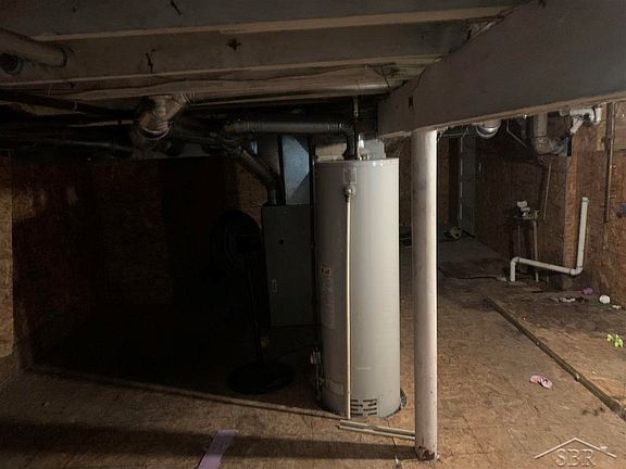 3rd image of 2302 Bay St