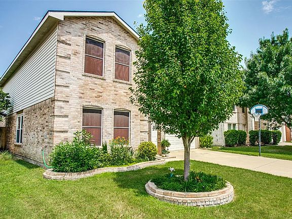 3rd image of 5341 Emmeryville Ln