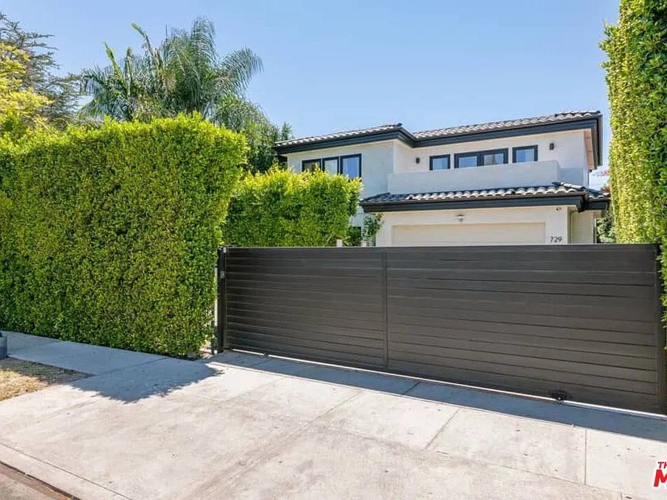 729 N Ogden Dr