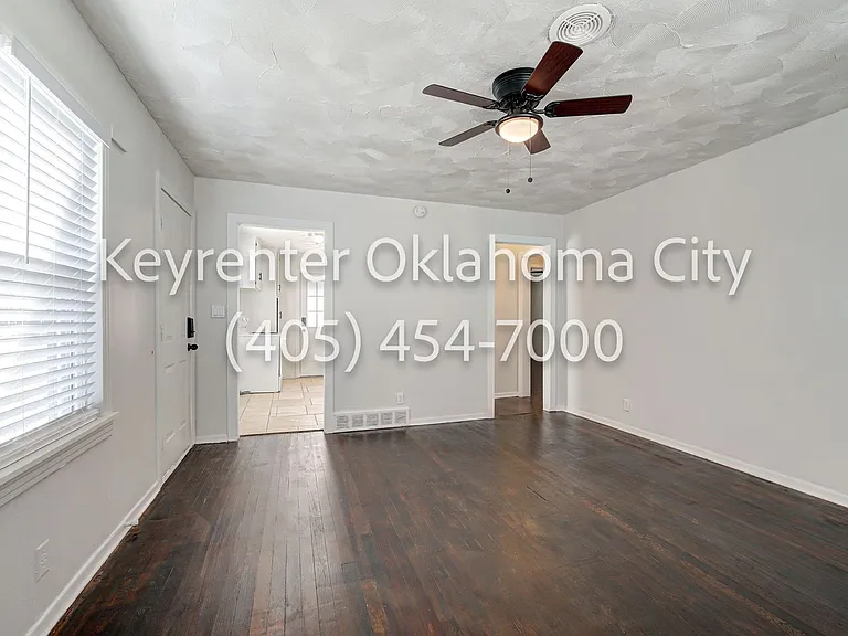 4913 N Willow Ave — Photo 11