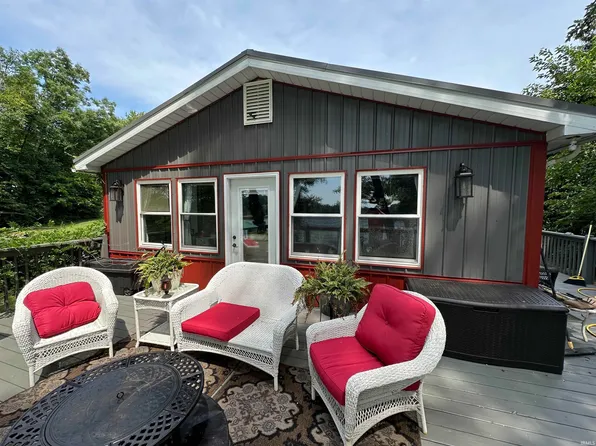 3673 S Bruner Rd, Warsaw, IN 46580