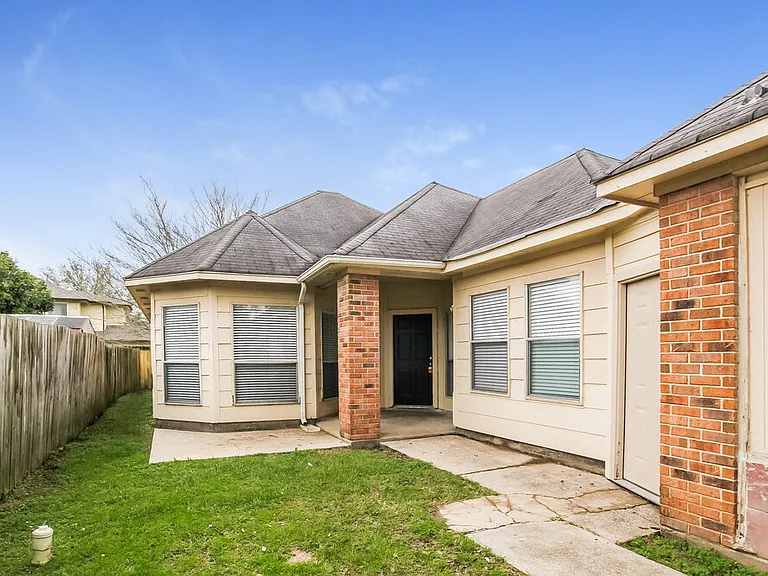 6615 Bluebottle Ln — Photo 2