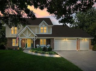 614 Harborview Dr, Smithville, MO 64089