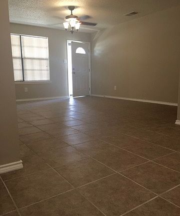 5th image of 3230 Aragon Dr