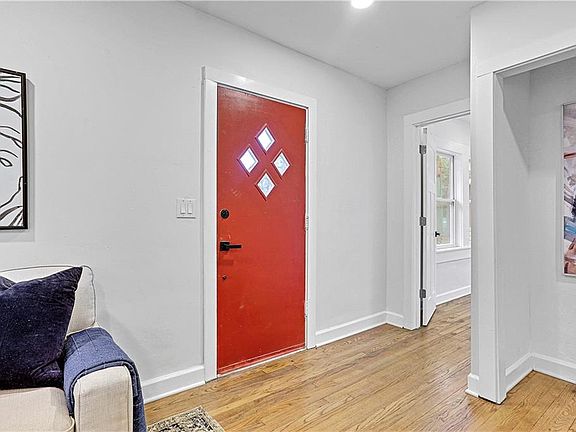5th image of 3533 Hunter Ave