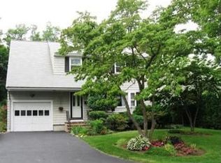 4 Bancroft Rd, Wellesley, MA 02481