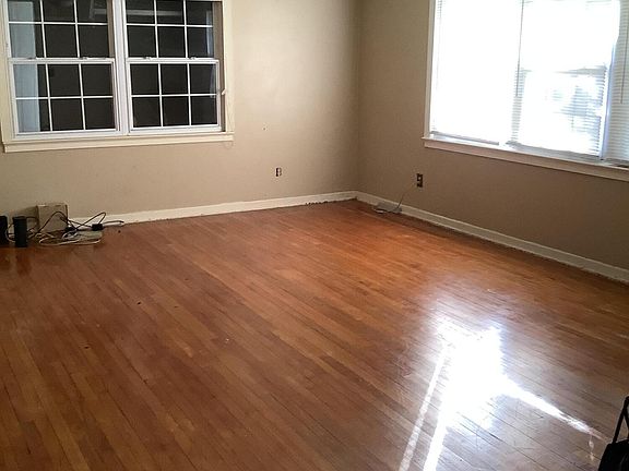 3rd image of 1307 Jernigan Ave