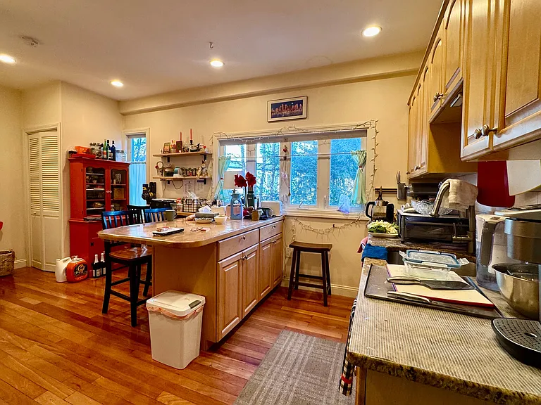77 Park Ave #1 — Photo 8