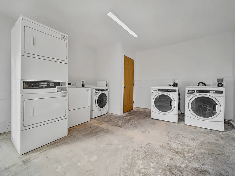 1408 Hughes St #8 — Photo 6