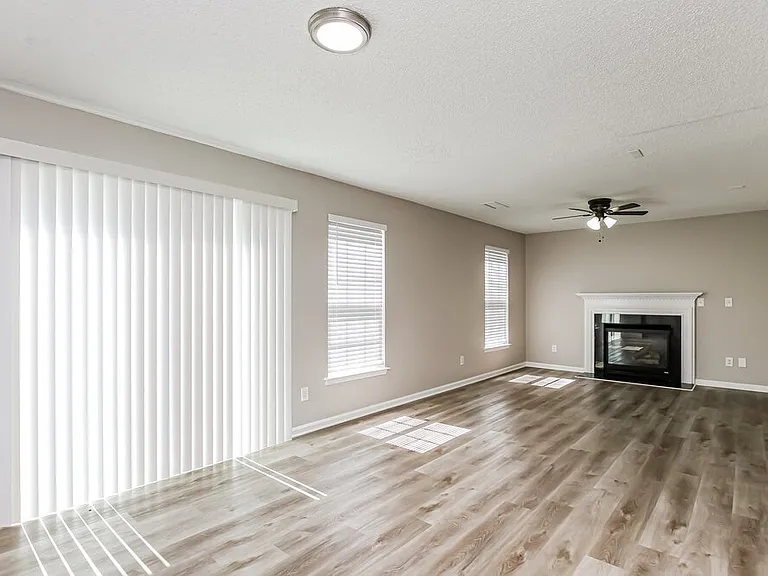8534 Appledale Dr — Photo 4