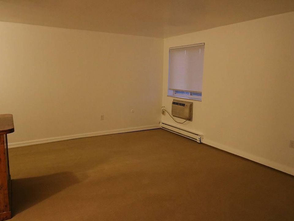 1st image of 825 N Main St APT 4