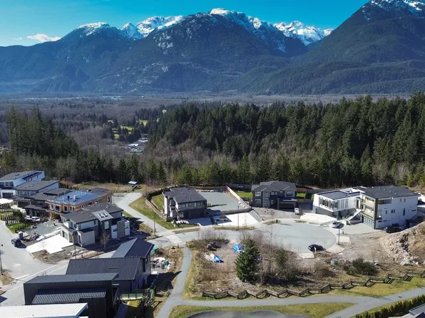 2917 Snowberry Pl, Squamish, BC V8B 1B3