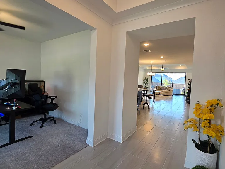 1513 Larson Ln — Photo 6