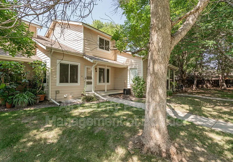 500 Lashley St #18 — Photo 2