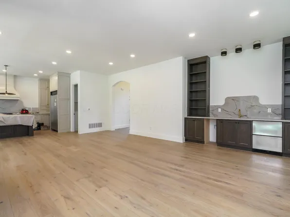 2673 Lane Rd, Columbus, OH 43220