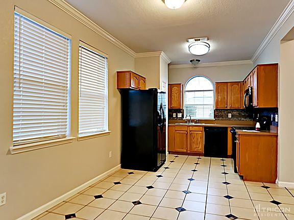 3rd image of 1105 McKavett Dr