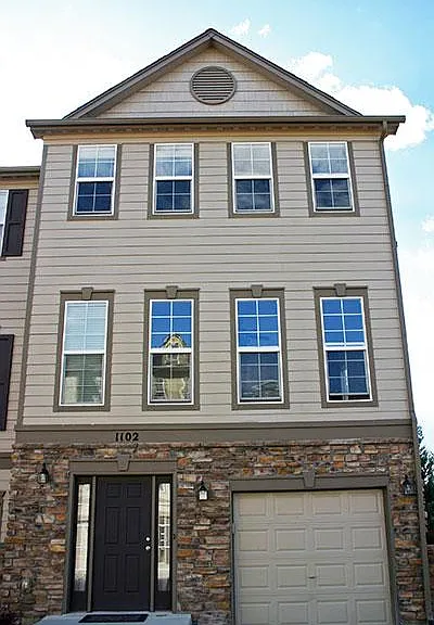 1102 Yellow Dogwood Hts — Photo 1
