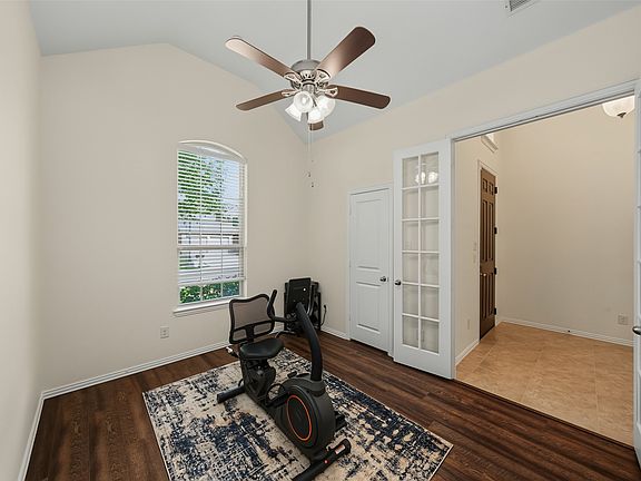 5th image of 9552 Sinclair St
