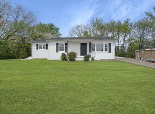 1857 Memorial Dr, Clarksville, TN 37043