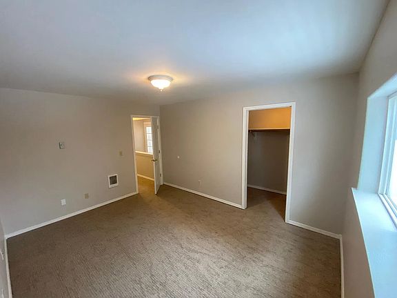 4th image of 104 W 12th Ave