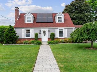 29 Roseview Dr, Cranston, RI 02920