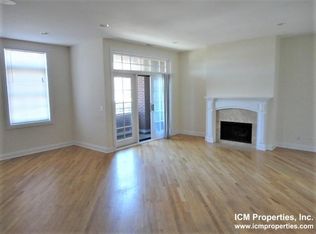 2927 N Southport Ave #3A, Chicago, IL 60657