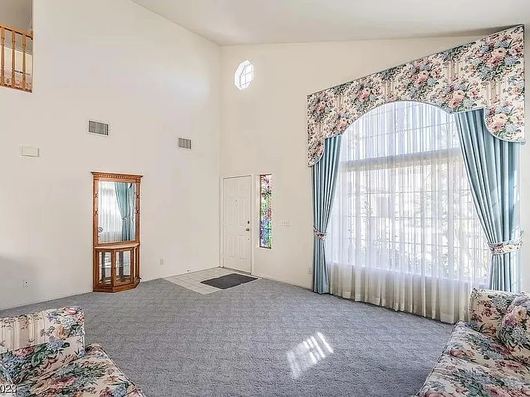 8939 Dove Cove Dr — Photo 6