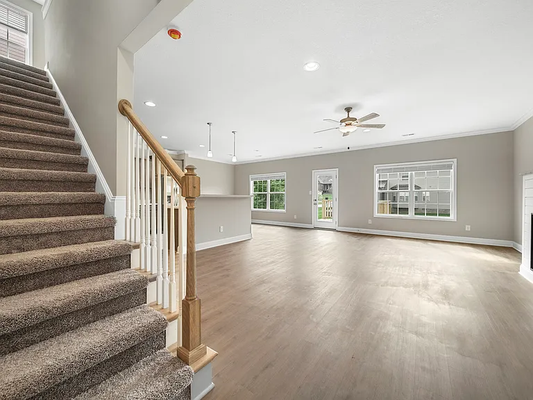 4740 Stoneyhurst Ln — Photo 13