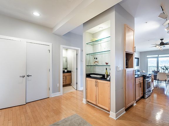 5th image of 2260 Riverside Dr Unit 405