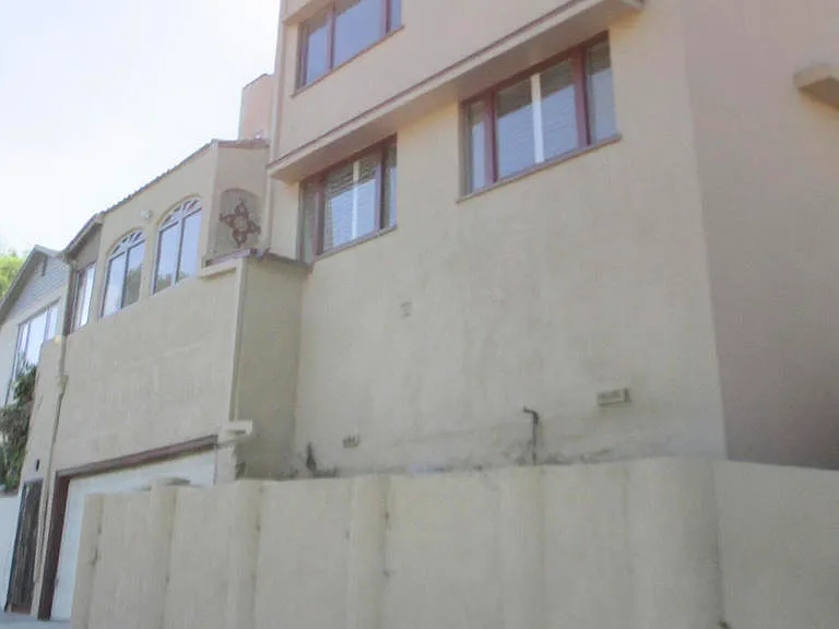 1 Waverly Dr — Photo 2