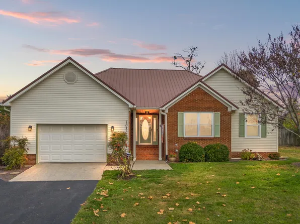 1051 Barker Ln W, Berea, KY 40403