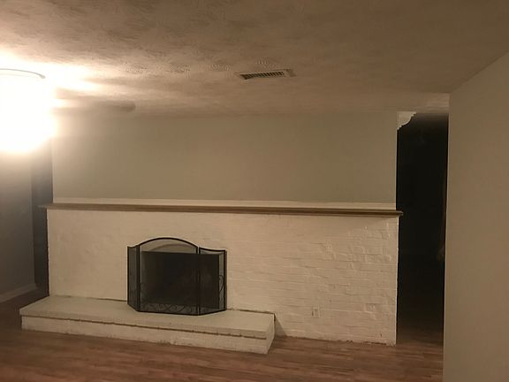 2nd image of 1264 Galapagos Ave S