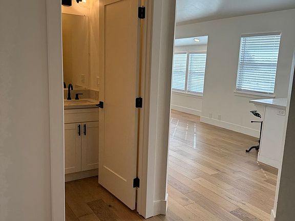 5th image of 144 Reamer St #212