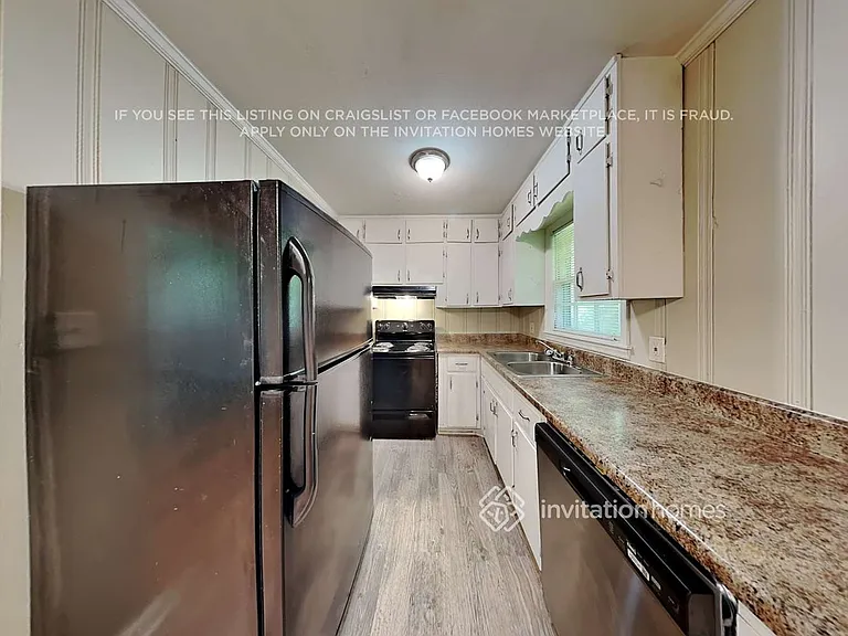 4555 Wesley Dr — Photo 8