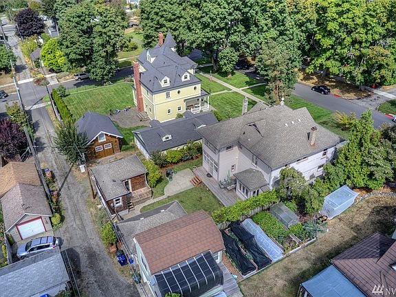 4th image of 2808 N Puget Sound Ave