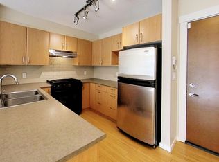 4783 Dawson St, Burnaby, BC V5C0A8