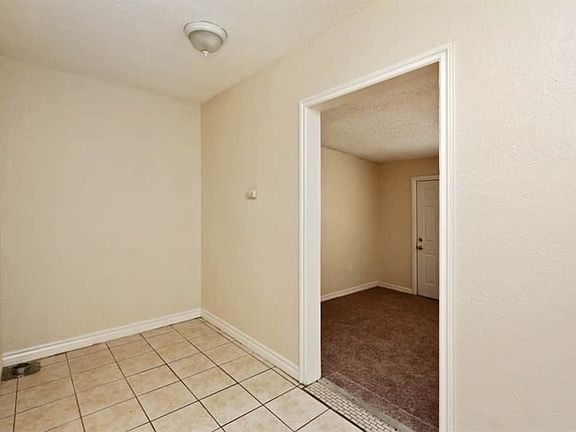2nd image of 752 E 137th St