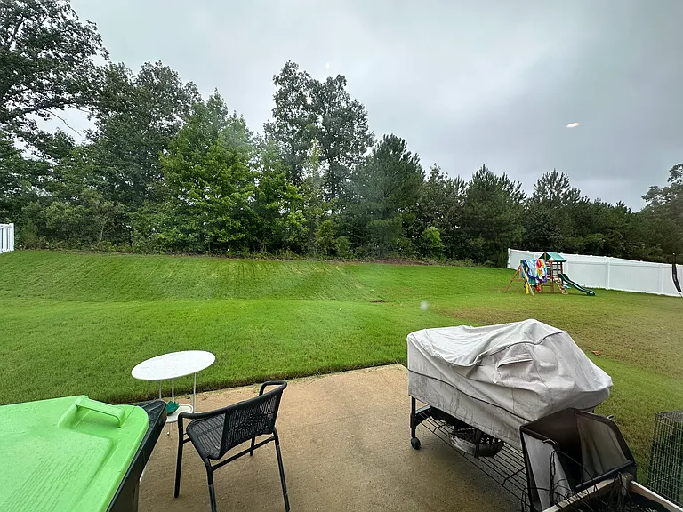 1441 Burgundy Bluff Ln — Photo 21