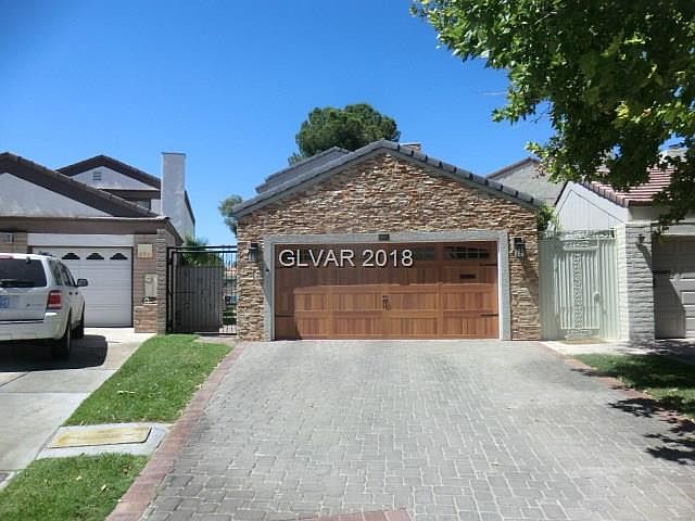 1st image of 986 Bel Air Cir